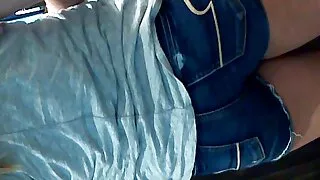 나는 텔레비젼을 보지 않았다,그러나 나는 씨발 측에 나의 팬티를 움직였다 고화질 포르노