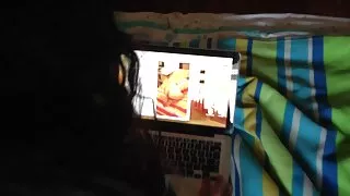 사람들이 없는 동안 공공 공원에서 픽업 엽기 포르노 트럭을 위험하고 빨아