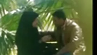 그녀는 그녀의 남편을 핥고 그녀의 음부와 국산 porno 합의 섹스